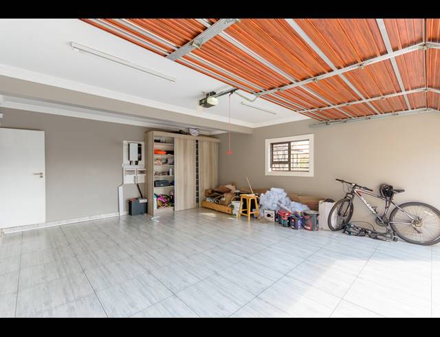 3 BEDROOM HOUSE TO LET IN KYALAMI HILLS